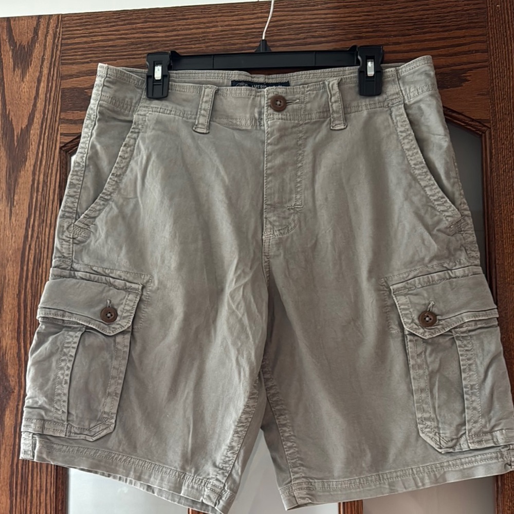 **Like new**Men's American Eagle Gray Cargo Shorts Waist 32